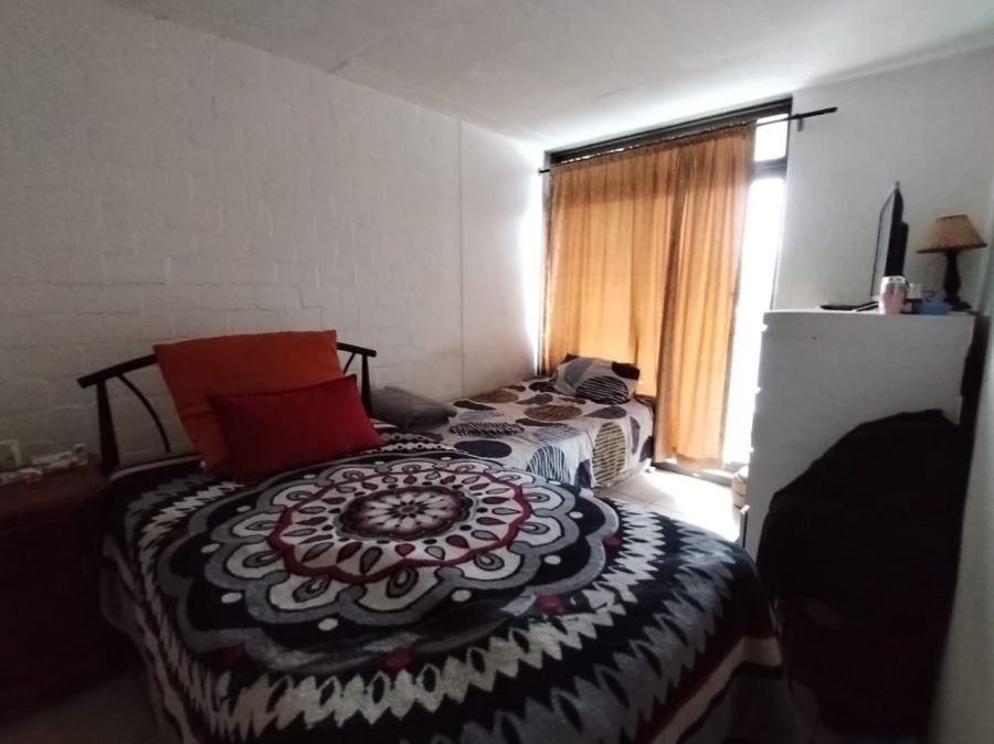 2 Bedroom Property for Sale in Wynberg Upper Western Cape